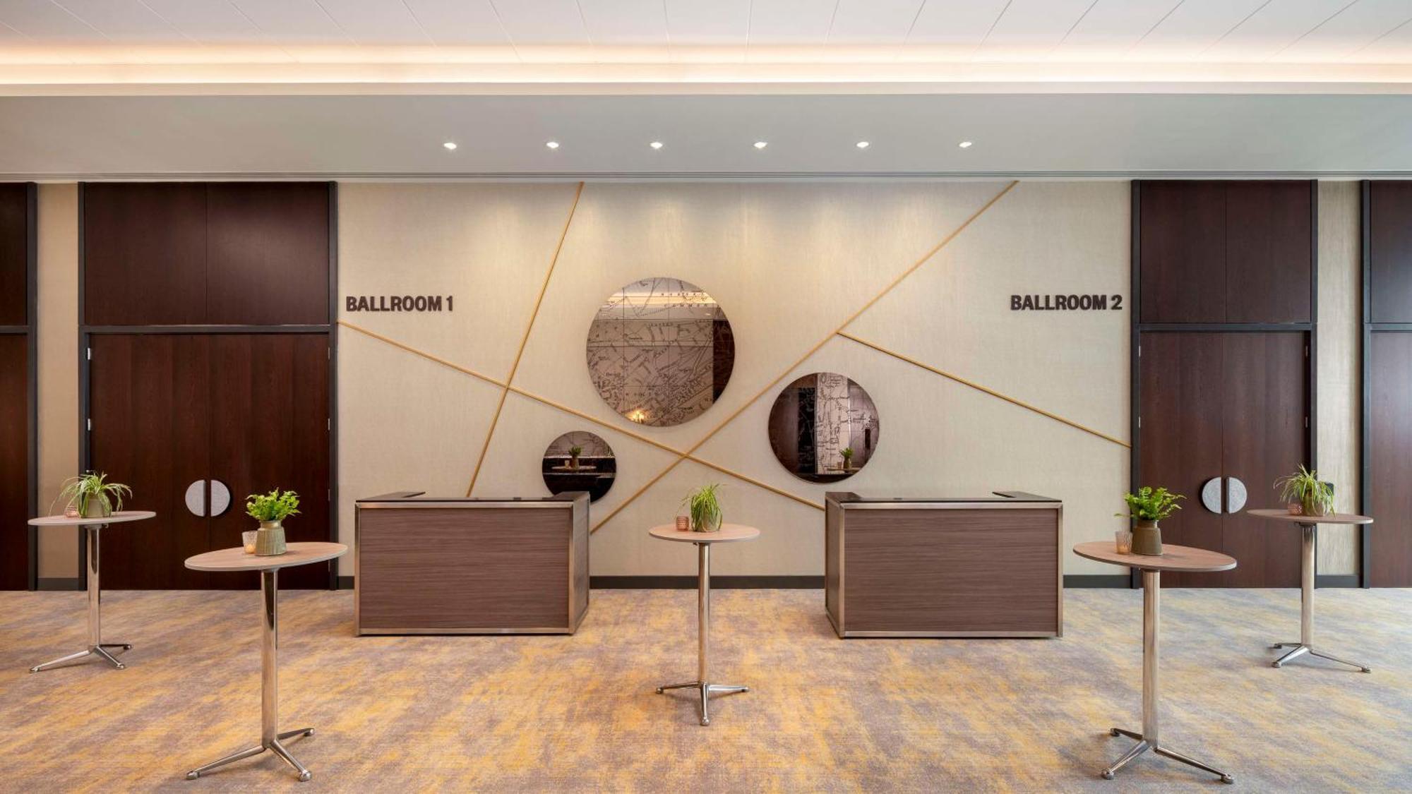 Hotel Hilton Woking Exterior foto